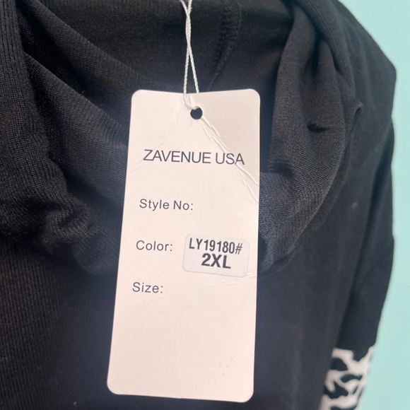 Zavenue usa animal print sweater in black/white size 2xl. - Picture 5 of 6